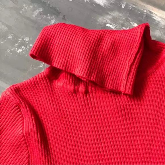 Red Ribbed Turtleneck Sweater - Picture 5 of 7